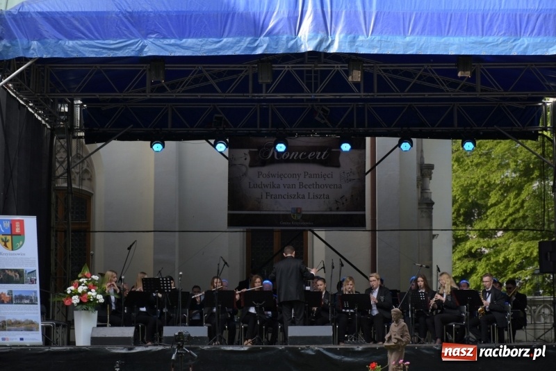 Zdjęcie w galerii na portalu naszraciborz.pl: Koncert majowy i jubileusz partnerskich gmin  wiadomości z regionu