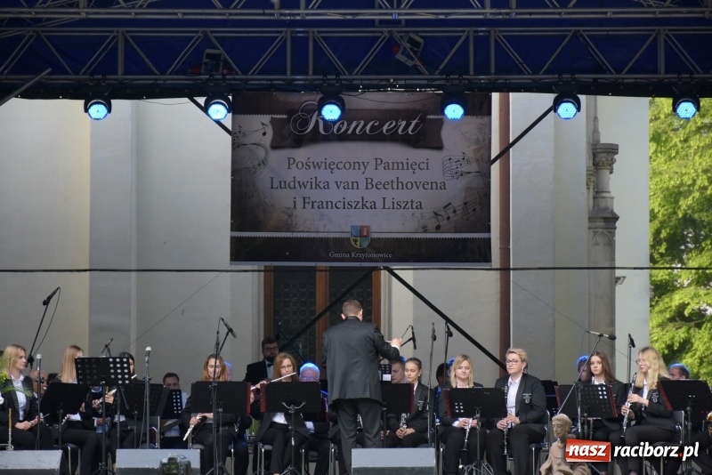Zdjęcie w galerii na portalu naszraciborz.pl: Koncert majowy i jubileusz partnerskich gmin  wiadomości z regionu