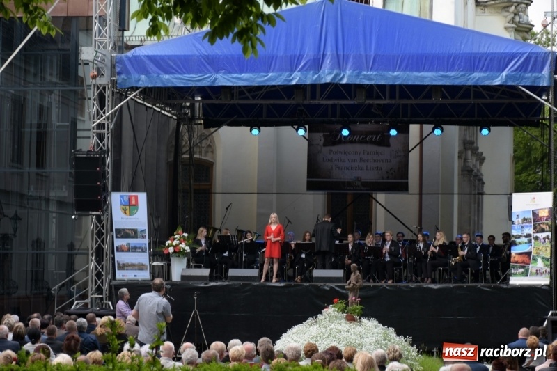 Zdjęcie w galerii na portalu naszraciborz.pl: Koncert majowy i jubileusz partnerskich gmin  wiadomości z regionu