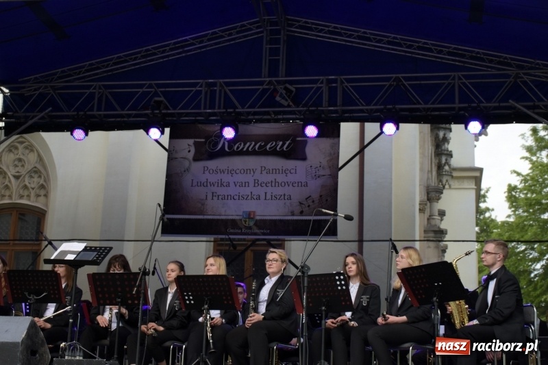 Zdjęcie w galerii na portalu naszraciborz.pl: Koncert majowy i jubileusz partnerskich gmin  wiadomości z regionu