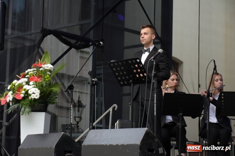 Zdjęcie w galerii na portalu naszraciborz.pl: Koncert majowy i jubileusz partnerskich gmin  wiadomości z regionu