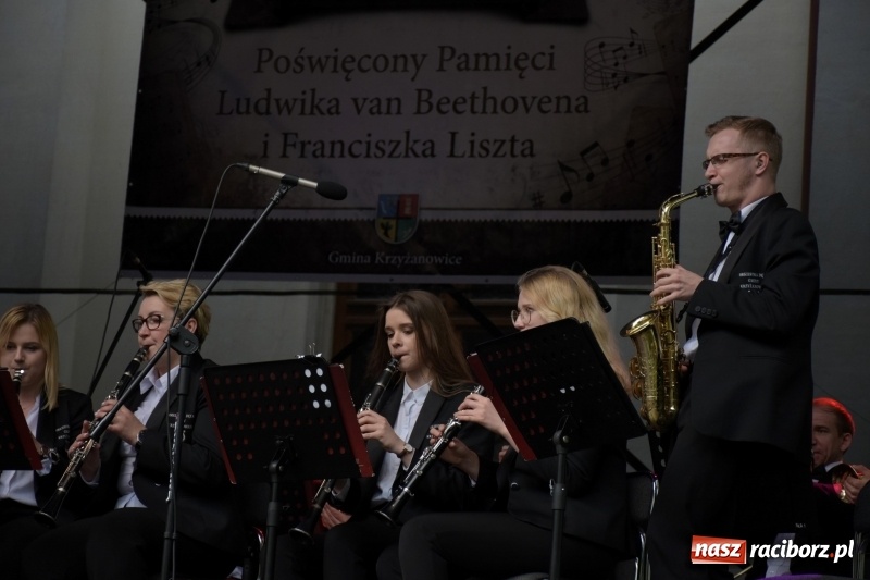 Zdjęcie w galerii na portalu naszraciborz.pl: Koncert majowy i jubileusz partnerskich gmin  wiadomości z regionu