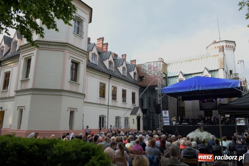 Zdjęcie w galerii na portalu naszraciborz.pl: Koncert majowy i jubileusz partnerskich gmin  wiadomości z regionu