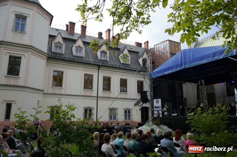 Zdjęcie w galerii na portalu naszraciborz.pl: Koncert majowy i jubileusz partnerskich gmin  wiadomości z regionu