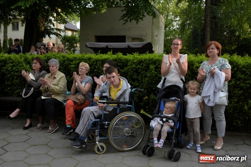 Zdjęcie w galerii na portalu naszraciborz.pl: Koncert majowy i jubileusz partnerskich gmin  wiadomości z regionu