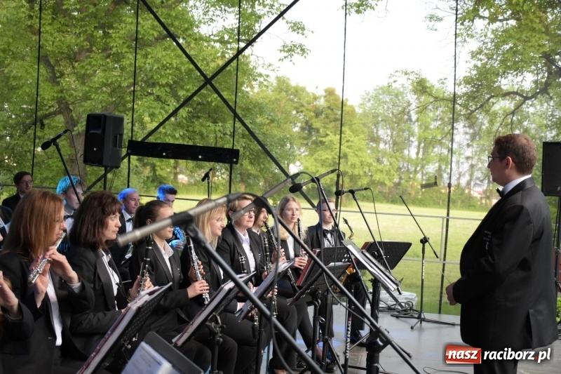 Zdjęcie w galerii na portalu naszraciborz.pl: Koncert majowy i jubileusz partnerskich gmin  wiadomości z regionu
