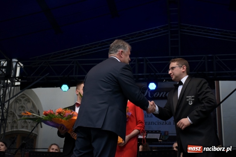 Zdjęcie w galerii na portalu naszraciborz.pl: Koncert majowy i jubileusz partnerskich gmin  wiadomości z regionu