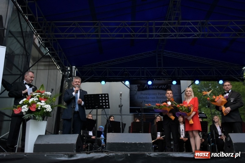 Zdjęcie w galerii na portalu naszraciborz.pl: Koncert majowy i jubileusz partnerskich gmin  wiadomości z regionu