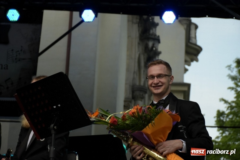 Zdjęcie w galerii na portalu naszraciborz.pl: Koncert majowy i jubileusz partnerskich gmin  wiadomości z regionu