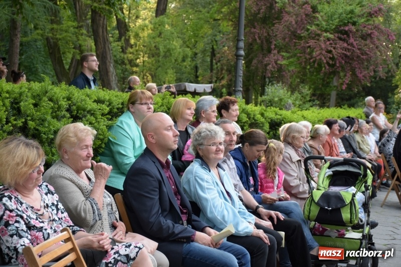 Zdjęcie w galerii na portalu naszraciborz.pl: Koncert majowy i jubileusz partnerskich gmin  wiadomości z regionu