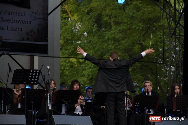 Zdjęcie w galerii na portalu naszraciborz.pl: Koncert majowy i jubileusz partnerskich gmin  wiadomości z regionu