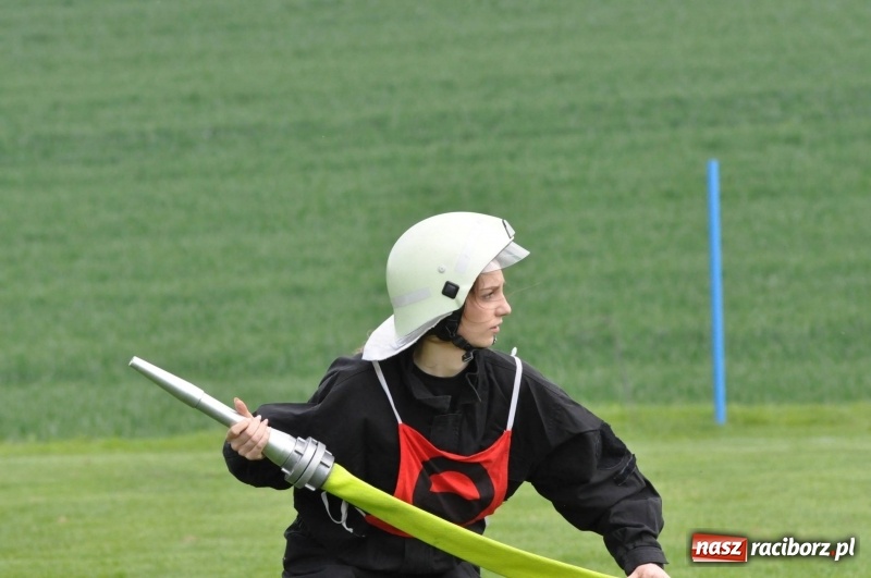 Zdjęcie w galerii na portalu naszraciborz.pl: Trzy razy Krzanowice. Gminne zawody sportowo-pożarnicze w Pietraszynie [FOTO i WIDEO] wiadomości z regionu