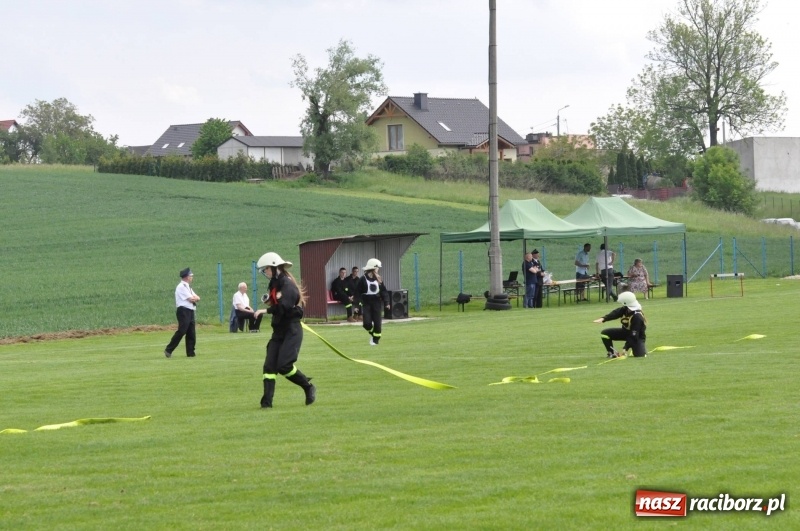 Zdjęcie w galerii na portalu naszraciborz.pl: Trzy razy Krzanowice. Gminne zawody sportowo-pożarnicze w Pietraszynie [FOTO i WIDEO] wiadomości z regionu