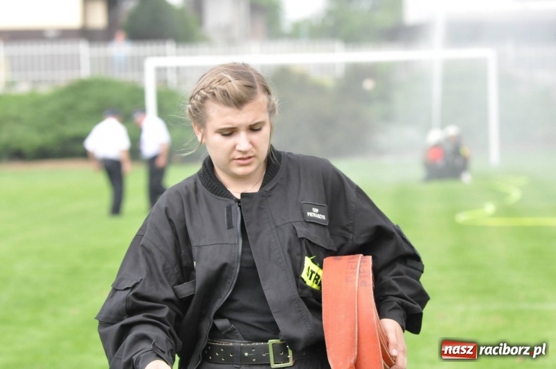 Zdjęcie w galerii na portalu naszraciborz.pl: Trzy razy Krzanowice. Gminne zawody sportowo-pożarnicze w Pietraszynie [FOTO i WIDEO] wiadomości z regionu
