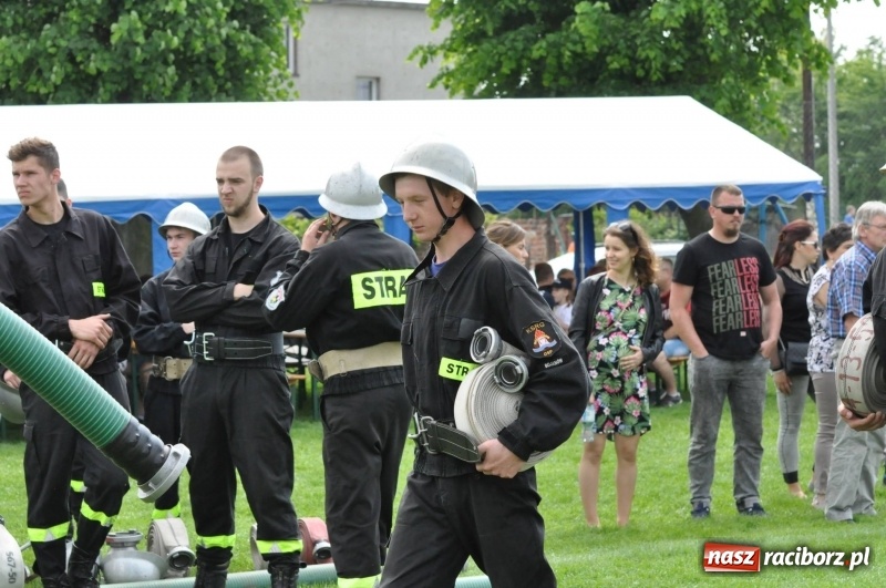 Zdjęcie w galerii na portalu naszraciborz.pl: Trzy razy Krzanowice. Gminne zawody sportowo-pożarnicze w Pietraszynie [FOTO i WIDEO] wiadomości z regionu