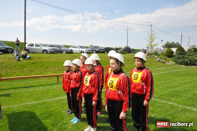 Zdjęcie w galerii na portalu naszraciborz.pl: Trzy razy Krzanowice. Gminne zawody sportowo-pożarnicze w Pietraszynie [FOTO i WIDEO] wiadomości z regionu