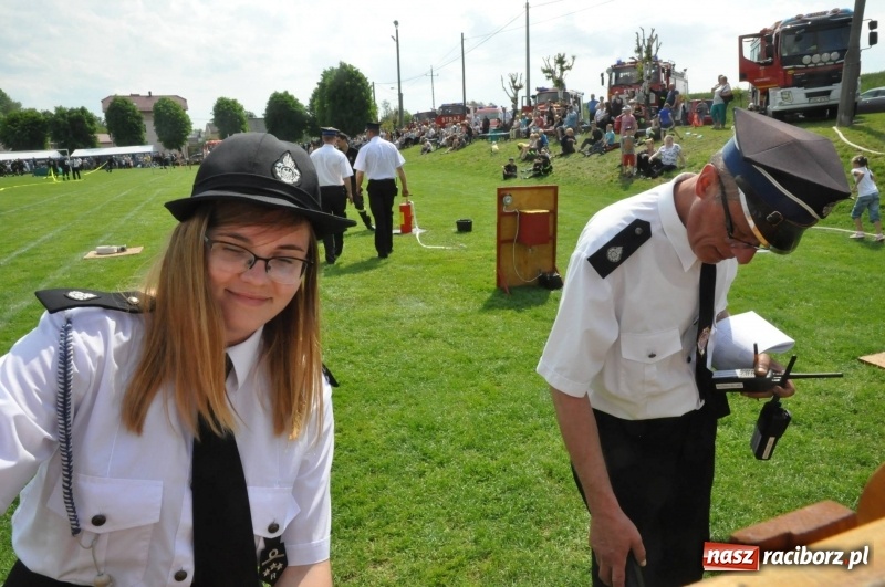 Zdjęcie w galerii na portalu naszraciborz.pl: Trzy razy Krzanowice. Gminne zawody sportowo-pożarnicze w Pietraszynie [FOTO i WIDEO] wiadomości z regionu