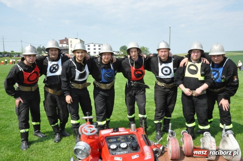 Zdjęcie w galerii na portalu naszraciborz.pl: Trzy razy Krzanowice. Gminne zawody sportowo-pożarnicze w Pietraszynie [FOTO i WIDEO] wiadomości z regionu