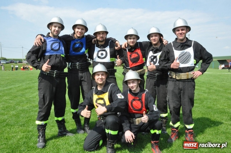 Zdjęcie w galerii na portalu naszraciborz.pl: Trzy razy Krzanowice. Gminne zawody sportowo-pożarnicze w Pietraszynie [FOTO i WIDEO] wiadomości z regionu