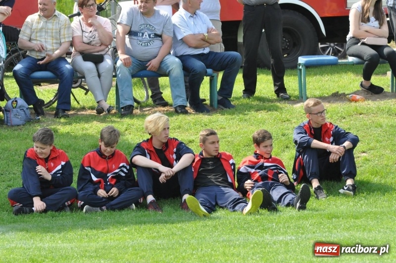 Zdjęcie w galerii na portalu naszraciborz.pl: Trzy razy Krzanowice. Gminne zawody sportowo-pożarnicze w Pietraszynie [FOTO i WIDEO] wiadomości z regionu