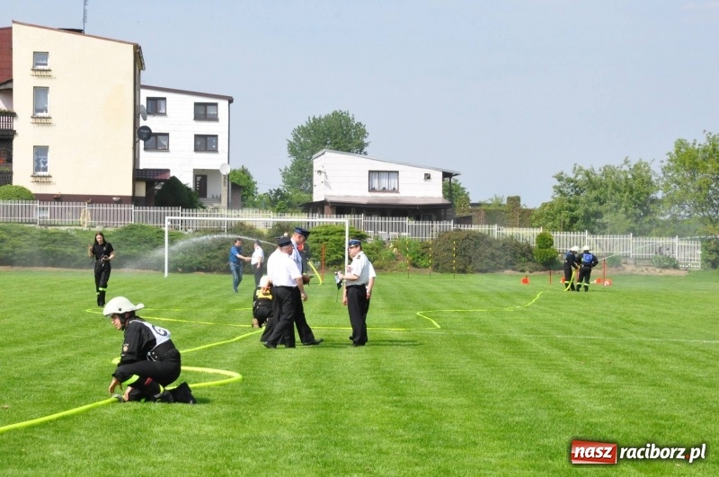 Zdjęcie w galerii na portalu naszraciborz.pl: Trzy razy Krzanowice. Gminne zawody sportowo-pożarnicze w Pietraszynie [FOTO i WIDEO] wiadomości z regionu