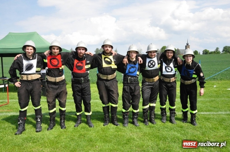 Zdjęcie w galerii na portalu naszraciborz.pl: Trzy razy Krzanowice. Gminne zawody sportowo-pożarnicze w Pietraszynie [FOTO i WIDEO] wiadomości z regionu