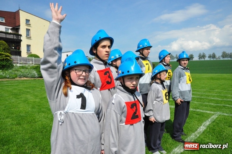 Zdjęcie w galerii na portalu naszraciborz.pl: Trzy razy Krzanowice. Gminne zawody sportowo-pożarnicze w Pietraszynie [FOTO i WIDEO] wiadomości z regionu
