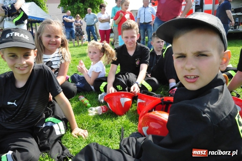 Zdjęcie w galerii na portalu naszraciborz.pl: Trzy razy Krzanowice. Gminne zawody sportowo-pożarnicze w Pietraszynie [FOTO i WIDEO] wiadomości z regionu