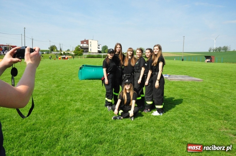 Zdjęcie w galerii na portalu naszraciborz.pl: Trzy razy Krzanowice. Gminne zawody sportowo-pożarnicze w Pietraszynie [FOTO i WIDEO] wiadomości z regionu