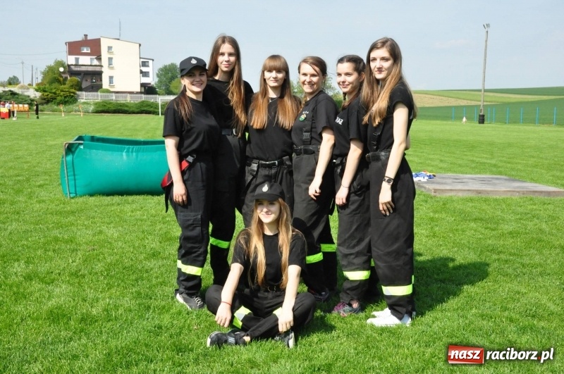 Zdjęcie w galerii na portalu naszraciborz.pl: Trzy razy Krzanowice. Gminne zawody sportowo-pożarnicze w Pietraszynie [FOTO i WIDEO] wiadomości z regionu