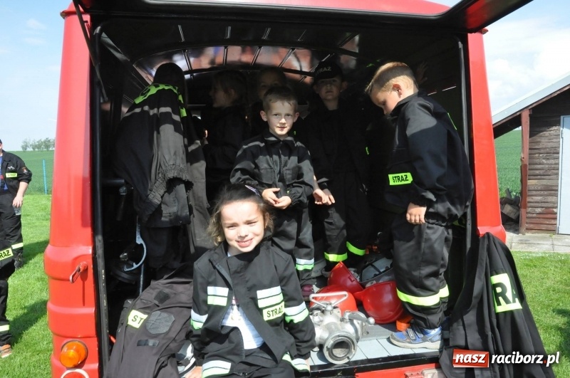 Zdjęcie w galerii na portalu naszraciborz.pl: Trzy razy Krzanowice. Gminne zawody sportowo-pożarnicze w Pietraszynie [FOTO i WIDEO] wiadomości z regionu