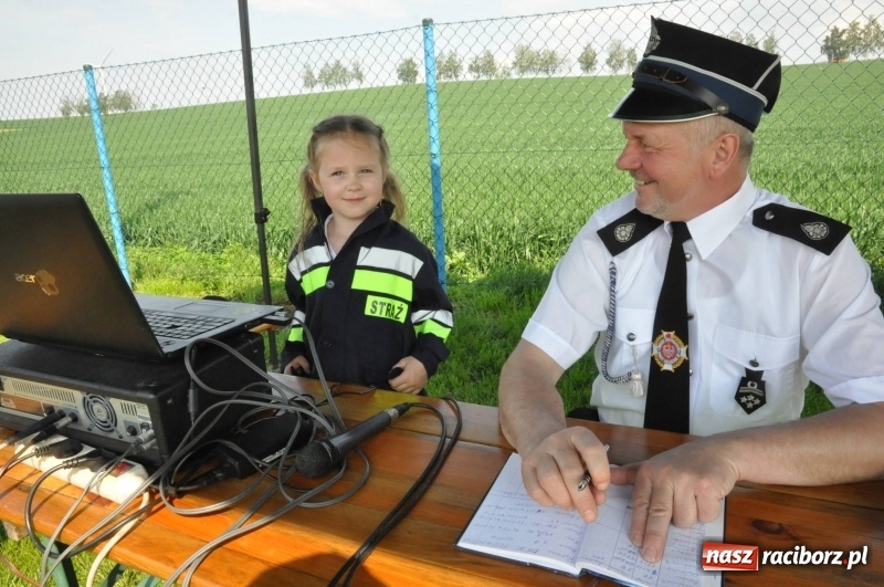 Zdjęcie w galerii na portalu naszraciborz.pl: Trzy razy Krzanowice. Gminne zawody sportowo-pożarnicze w Pietraszynie [FOTO i WIDEO] wiadomości z regionu