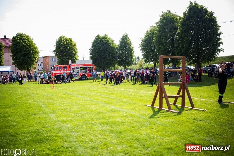 Zdjęcie w galerii na portalu naszraciborz.pl: Trzy razy Krzanowice. Gminne zawody sportowo-pożarnicze w Pietraszynie [FOTO i WIDEO] wiadomości z regionu