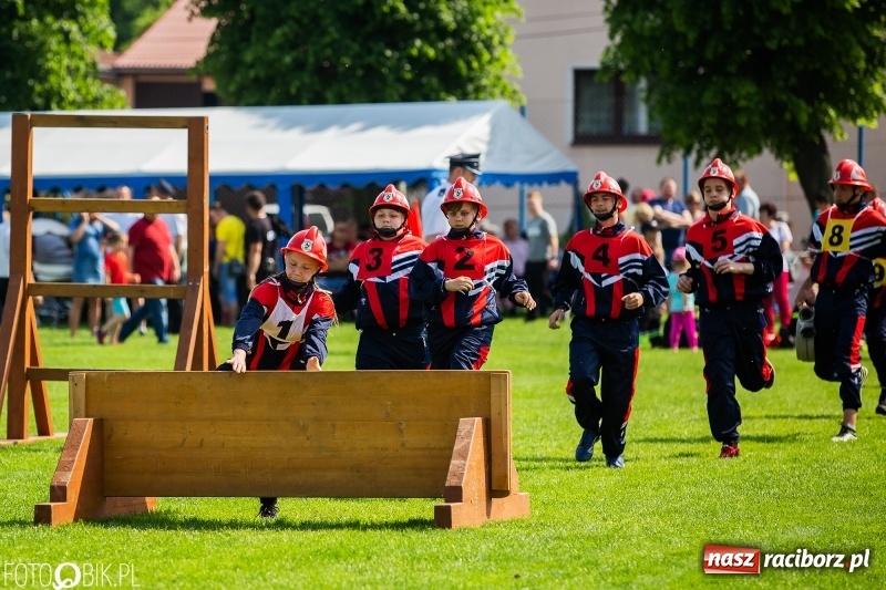Zdjęcie w galerii na portalu naszraciborz.pl: Trzy razy Krzanowice. Gminne zawody sportowo-pożarnicze w Pietraszynie [FOTO i WIDEO] wiadomości z regionu