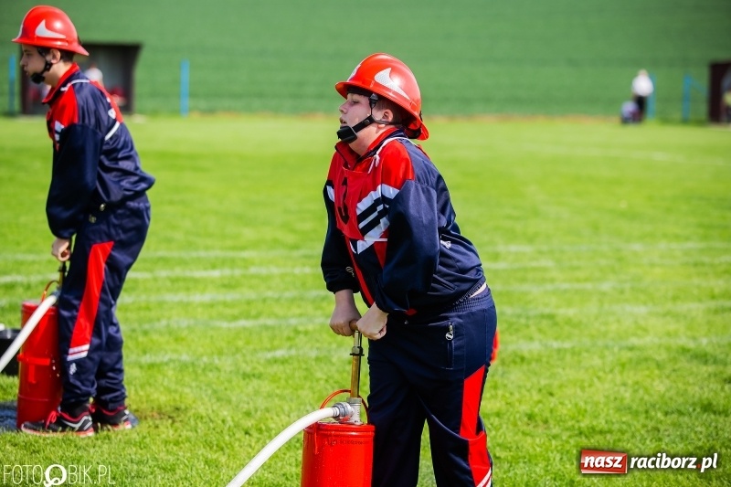 Zdjęcie w galerii na portalu naszraciborz.pl: Trzy razy Krzanowice. Gminne zawody sportowo-pożarnicze w Pietraszynie [FOTO i WIDEO] wiadomości z regionu