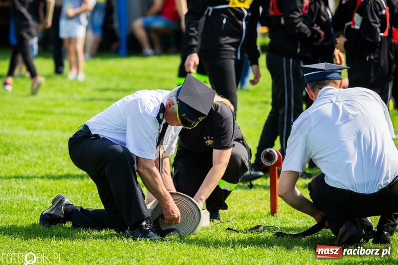 Zdjęcie w galerii na portalu naszraciborz.pl: Trzy razy Krzanowice. Gminne zawody sportowo-pożarnicze w Pietraszynie [FOTO i WIDEO] wiadomości z regionu