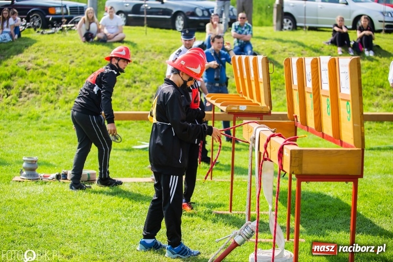 Zdjęcie w galerii na portalu naszraciborz.pl: Trzy razy Krzanowice. Gminne zawody sportowo-pożarnicze w Pietraszynie [FOTO i WIDEO] wiadomości z regionu