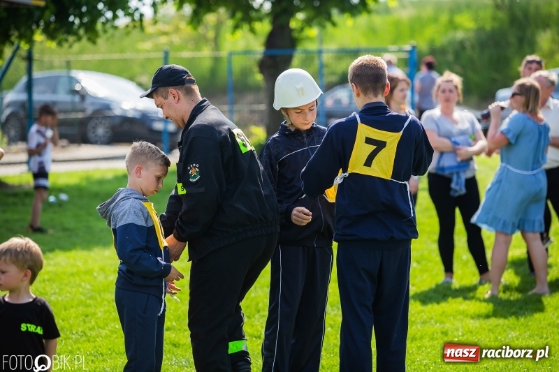 Zdjęcie w galerii na portalu naszraciborz.pl: Trzy razy Krzanowice. Gminne zawody sportowo-pożarnicze w Pietraszynie [FOTO i WIDEO] wiadomości z regionu