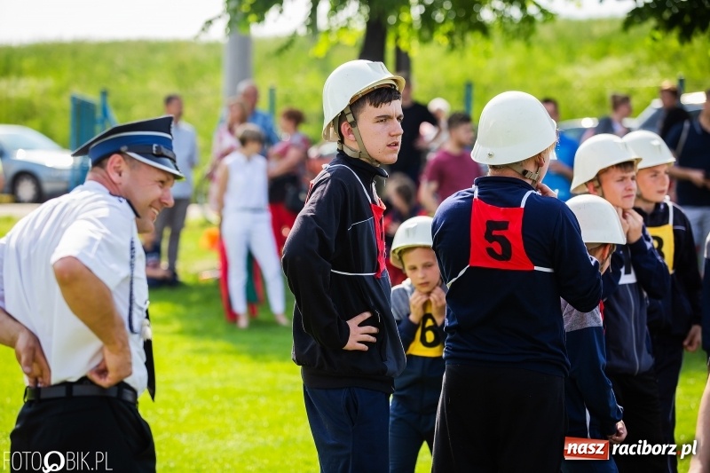Zdjęcie w galerii na portalu naszraciborz.pl: Trzy razy Krzanowice. Gminne zawody sportowo-pożarnicze w Pietraszynie [FOTO i WIDEO] wiadomości z regionu