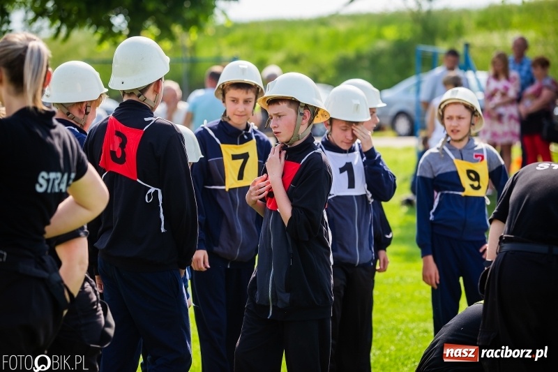Zdjęcie w galerii na portalu naszraciborz.pl: Trzy razy Krzanowice. Gminne zawody sportowo-pożarnicze w Pietraszynie [FOTO i WIDEO] wiadomości z regionu