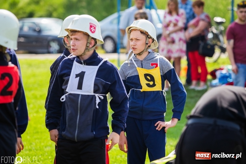 Zdjęcie w galerii na portalu naszraciborz.pl: Trzy razy Krzanowice. Gminne zawody sportowo-pożarnicze w Pietraszynie [FOTO i WIDEO] wiadomości z regionu