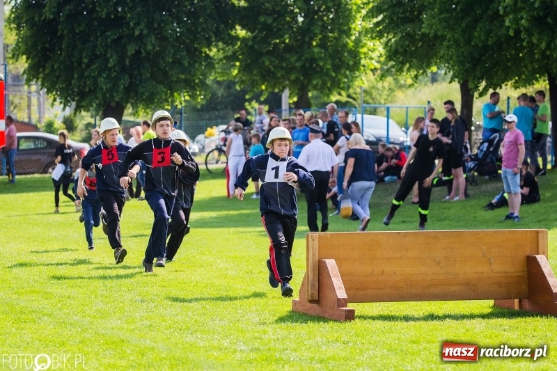 Zdjęcie w galerii na portalu naszraciborz.pl: Trzy razy Krzanowice. Gminne zawody sportowo-pożarnicze w Pietraszynie [FOTO i WIDEO] wiadomości z regionu