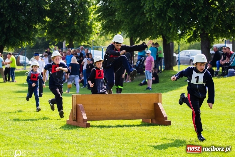Zdjęcie w galerii na portalu naszraciborz.pl: Trzy razy Krzanowice. Gminne zawody sportowo-pożarnicze w Pietraszynie [FOTO i WIDEO] wiadomości z regionu