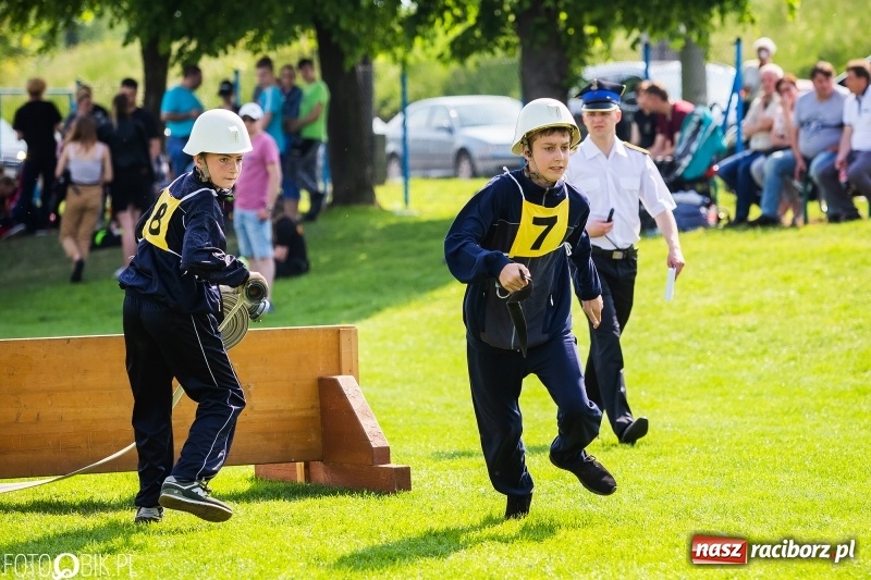 Zdjęcie w galerii na portalu naszraciborz.pl: Trzy razy Krzanowice. Gminne zawody sportowo-pożarnicze w Pietraszynie [FOTO i WIDEO] wiadomości z regionu