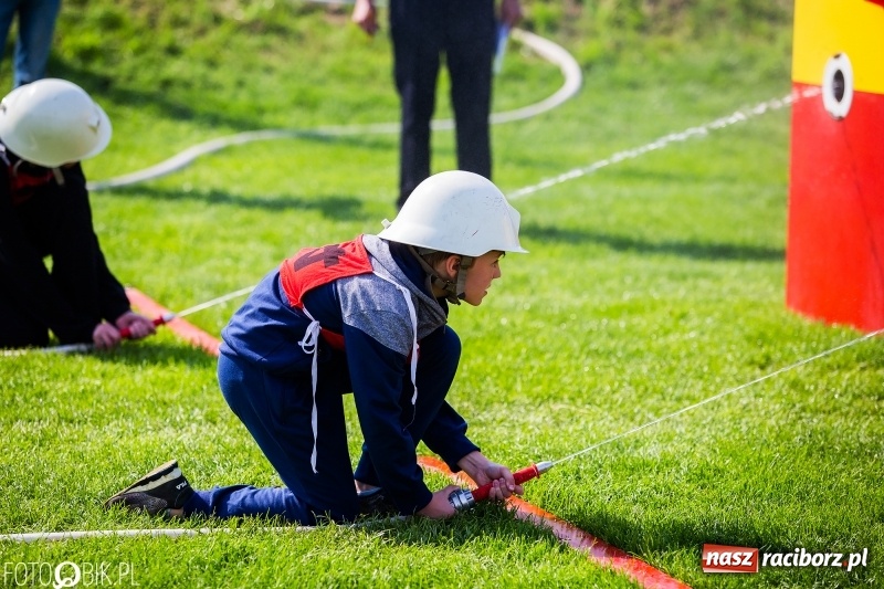 Zdjęcie w galerii na portalu naszraciborz.pl: Trzy razy Krzanowice. Gminne zawody sportowo-pożarnicze w Pietraszynie [FOTO i WIDEO] wiadomości z regionu