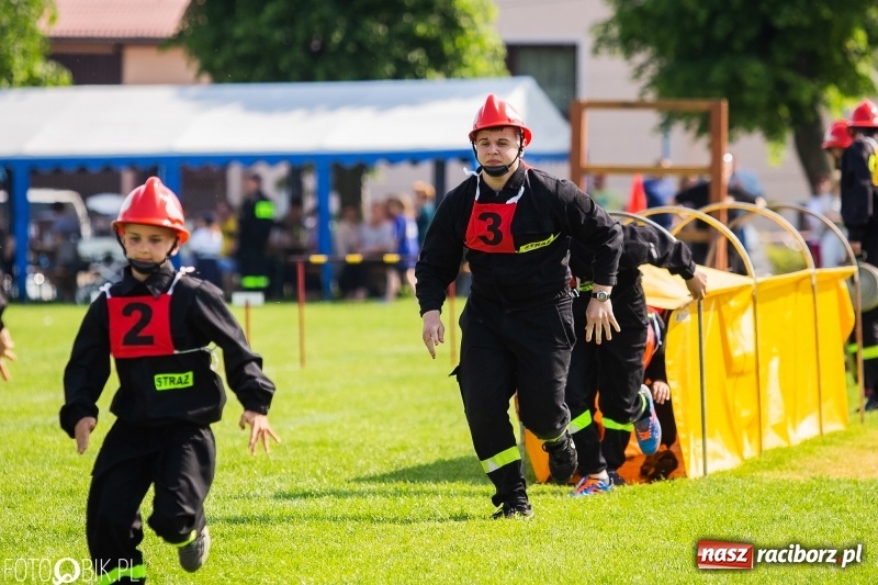 Zdjęcie w galerii na portalu naszraciborz.pl: Trzy razy Krzanowice. Gminne zawody sportowo-pożarnicze w Pietraszynie [FOTO i WIDEO] wiadomości z regionu
