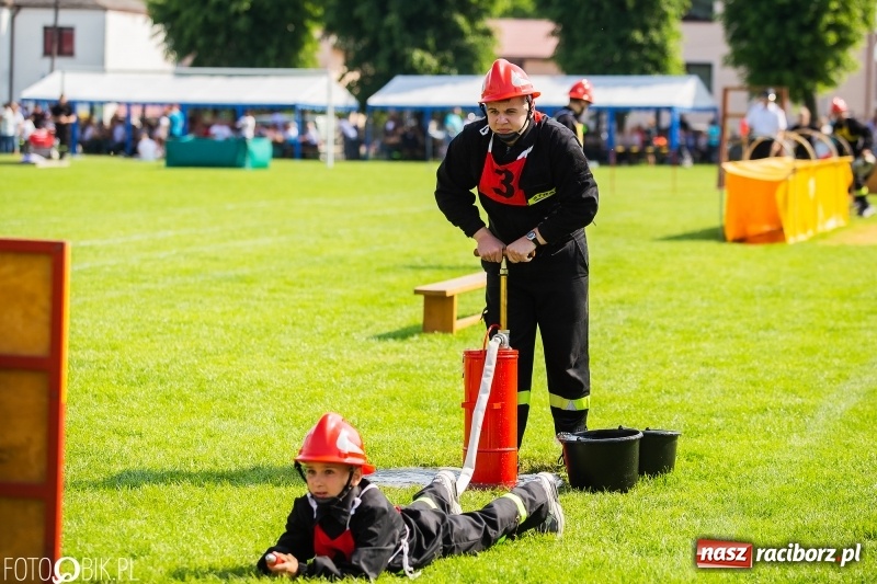 Zdjęcie w galerii na portalu naszraciborz.pl: Trzy razy Krzanowice. Gminne zawody sportowo-pożarnicze w Pietraszynie [FOTO i WIDEO] wiadomości z regionu
