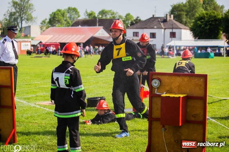 Zdjęcie w galerii na portalu naszraciborz.pl: Trzy razy Krzanowice. Gminne zawody sportowo-pożarnicze w Pietraszynie [FOTO i WIDEO] wiadomości z regionu