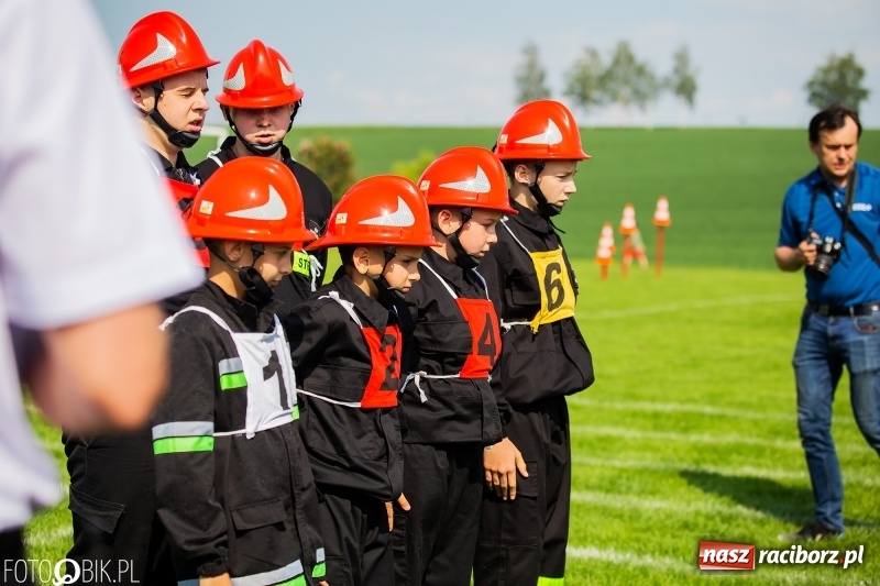 Zdjęcie w galerii na portalu naszraciborz.pl: Trzy razy Krzanowice. Gminne zawody sportowo-pożarnicze w Pietraszynie [FOTO i WIDEO] wiadomości z regionu