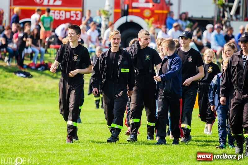 Zdjęcie w galerii na portalu naszraciborz.pl: Trzy razy Krzanowice. Gminne zawody sportowo-pożarnicze w Pietraszynie [FOTO i WIDEO] wiadomości z regionu